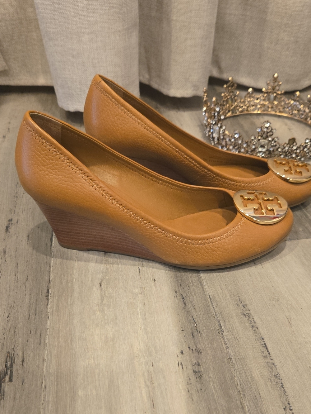Tory Burch Cognac Leather Logo Wedge Pumps
